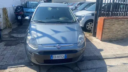 Usata Fiat Punto 77 CV (56 kW) 2010 Grigio Utilitaria