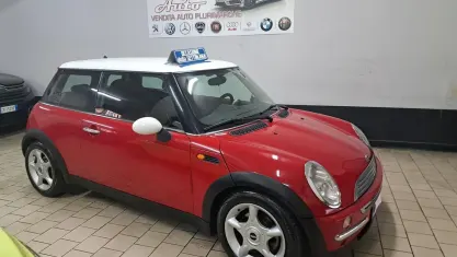 Usata Mini Cooper 116 CV (85 kW) 2002 Rosso Utilitaria