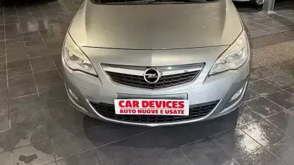 Usata Opel Astra 110 CV (80 kW) 2010 Grigio Berlina