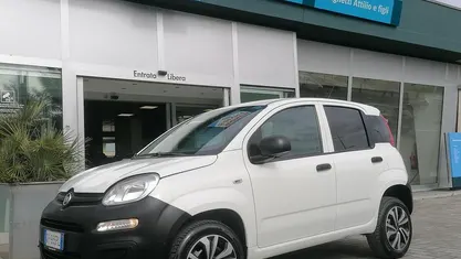Usata Fiat Panda Pop 80 CV (58 kW) 2021 Bianco gelato Utilitaria