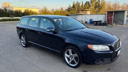 Usata Volvo V70 Momentum 163 CV (119 kW) 2007 Blu Station wagon