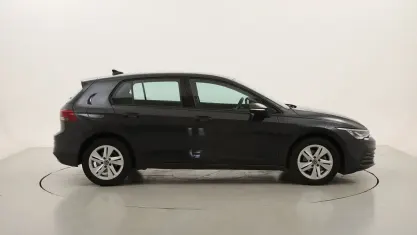 Usata VW Golf VIII Life 110 CV (80 kW) 2022 Grigiogrigio Berlina