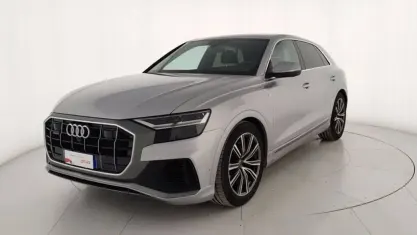 Usata Audi Q8 Sport 286 CV (210 kW) 2019 Grigio metallizzato SUV