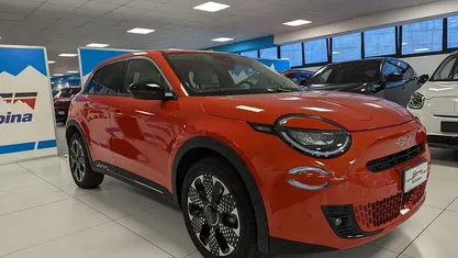 Nuova Fiat 600E La Prima 114 kW (156 CV) 2025 Blu SUV