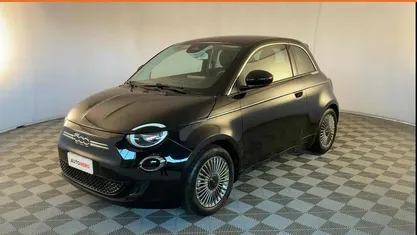 Usata Fiat 500e 42 kW (58 CV) 2023 Nero Utilitaria