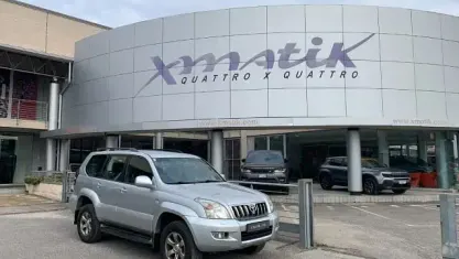 Usata Toyota Land Cruiser 173 CV (127 kW) 2008 Argento metallizzato SUV