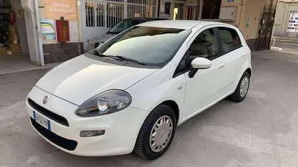 Usata Fiat Punto Easy 77 CV (56 kW) 2012 Bianco Berlina