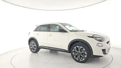 Usata Fiat 600 La Prima 110 CV (80 kW) 2025 Bianco SUV