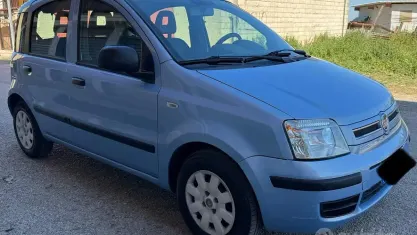 Usata Fiat Panda Lounge 69 CV (50 kW) 2012 Bluazzurro Utilitaria