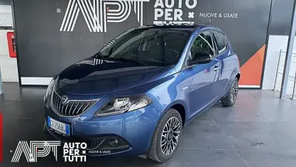 Usata Lancia Ypsilon S 69 CV (50 kW) 2024 Blu Utilitaria