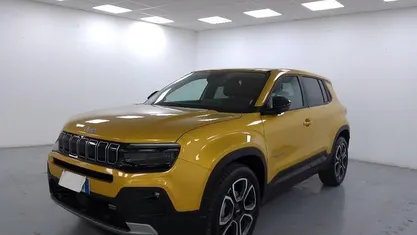 Begagnad Jeep Avenger Summit 101 HK (74 kW) 2024 Gul SUV