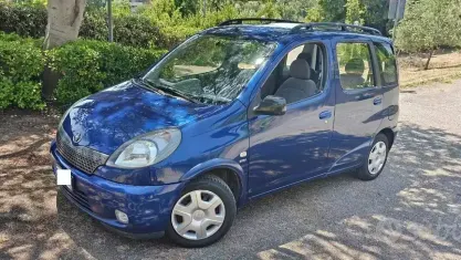 Usata Toyota Yaris Verso Sol 86 CV (63 kW) 2002 Bluazzurro Monovolume