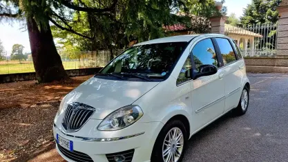 Usata Lancia Musa 77 CV (56 kW) 2012 Bianco Monovolume