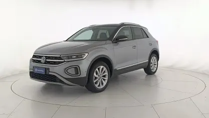 Usata VW T-Roc Style 110 CV (80 kW) 2023 Argento metallizzato SUV
