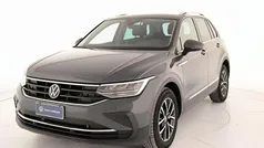 Grigio Usata 2021 VW Tiguan Life SUV | 23.900 € (Buon prezzo)