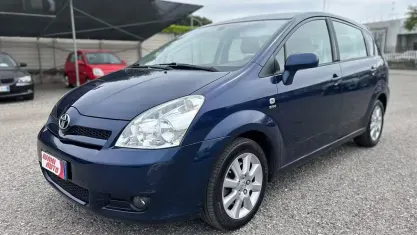 Usata Toyota Corolla Verso Sol 110 CV (80 kW) 2005 Grigio Monovolume