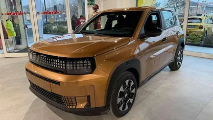 Nuova Fiat Grande Panda Icon 110 CV (80 kW) 2025 Bronzo Utilitaria