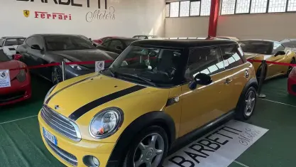 Usata Mini Cooper D 109 CV (80 kW) 2009 Giallo Utilitaria