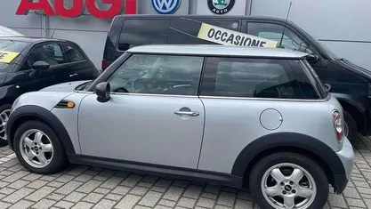 Usata Mini ONE 75 CV (55 kW) 2010 Argento Utilitaria
