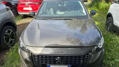 Usata Peugeot 208 Allure 101 CV (74 kW) 2023 Grigio Utilitaria