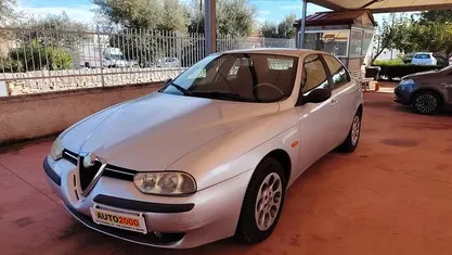 Usata Alfa Romeo 156 Distinctive 120 CV (88 kW) 2000 Grigio Berlina