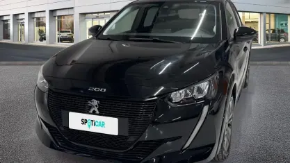 Begagnad Peugeot e-208 Active 100 kW (136 HK) 2024 Svart Halvkombi