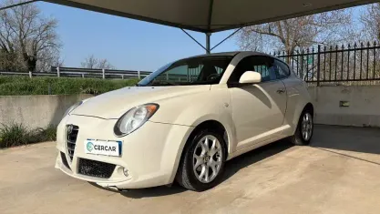 Usata Alfa Romeo MiTo Distinctive 105 CV (77 kW) 2011 Bianco Utilitaria