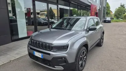 Occasion Jeep Avenger Summit 101 ch (74 kW) 2025 Gris SUV