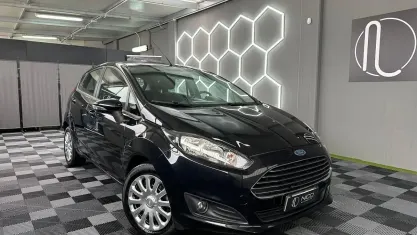 Usata Ford Fiesta Titanium 75 CV (55 kW) 2013 Nero Berlina