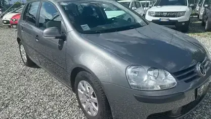 Usata VW Golf V Comfortline 102 CV (75 kW) 2007 Grigio Berlina