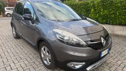 Usata Renault Scénic XMOD 110 CV (80 kW) 2015 Grigio Monovolume