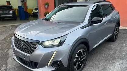 Usata Peugeot 2008 Allure 110 CV (80 kW) 2022 Grigio SUV