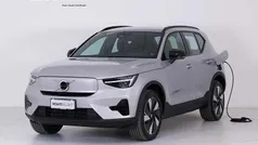 Argento Nuova 2024 Volvo XC40 Core SUV | 35.900 € (Super prezzo)