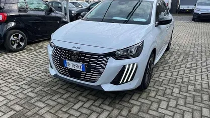 Usata 2025 Peugeot 208 Allure Utilitaria | 21.390 € (Buon prezzo)