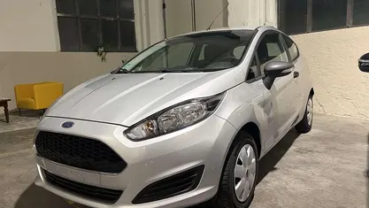 Usata Ford Fiesta Business Edition 60 CV (44 kW) 2016 Argento Berlina