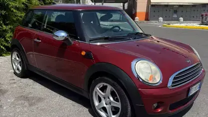 Usata Mini Cooper 122 CV (89 kW) 2010 Marrone Utilitaria