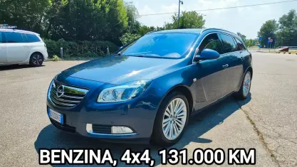 Usata Opel Insignia 220 CV (161 kW) 2009 Grigio Station wagon
