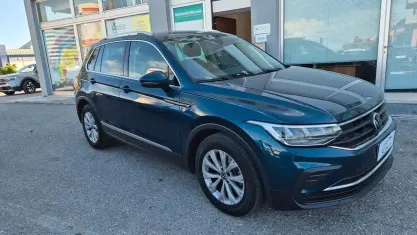 Usata VW Tiguan Life 122 CV (89 kW) 2022 Verde SUV