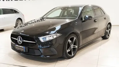 Usado Mercedes A180 Premium 116 HP (85 kW) 2019 Preto Sedan