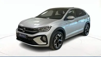 Usata VW Taigo R-line 116 CV (85 kW) 2025 Grigio / pastello SUV