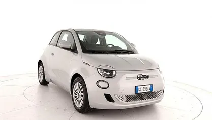 Begagnad Fiat 500e 69 kW (95 HK) 2024 Blå Sedan