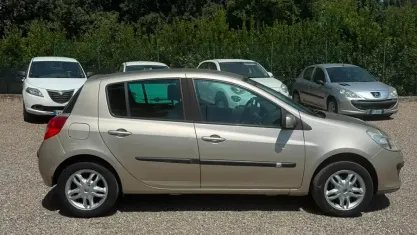 Usata Renault Clio Dynamique 75 CV (55 kW) 2008 Marrone Utilitaria