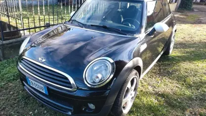 Usata Mini One D 90 CV (66 kW) 2011 Nero Utilitaria