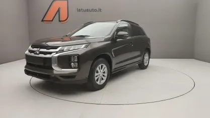 Usata Mitsubishi ASX Invite 150 CV (110 kW) 2021 Oak brown SUV