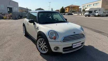 Usata Mini Cooper D 109 CV (80 kW) 2009 Beige Utilitaria
