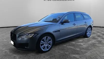 Usata Jaguar XF Portfolio 241 CV (177 kW) 2018 Grigio Station wagon