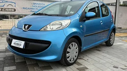 Usata Peugeot 107 68 CV (50 kW) 2006 Utilitaria