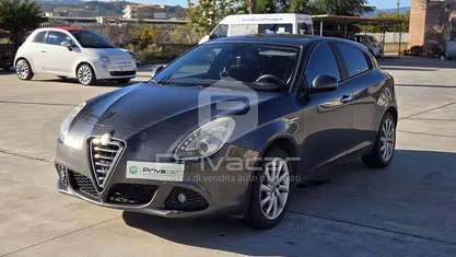 Grigio Usata 2011 Alfa Romeo Giulietta Exclusive Due volumi | 4500 € (Ottimo prezzo)