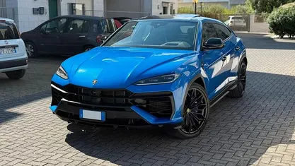 Usata 2025 Lamborghini Urus SUV | 350.000 €