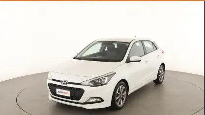 Usata Hyundai i20 Comfort 75 CV (55 kW) 2015 Bianco Berlina
